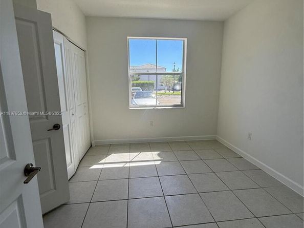 2739 SE 17th St, Homestead FL 33035