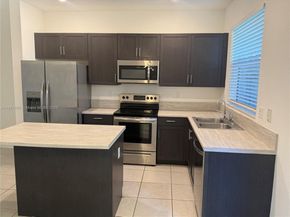 2739 SE 17th St, Homestead FL 33035