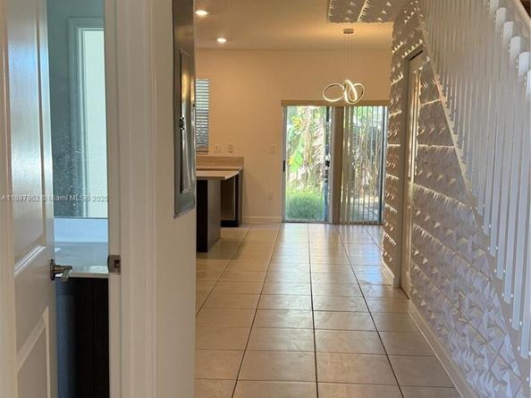 2739 SE 17th St, Homestead FL 33035