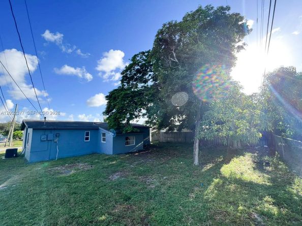 3461 NW 17th St, Lauderhill FL 33311