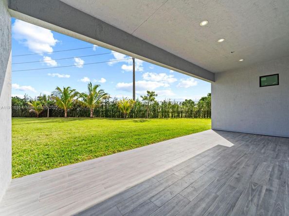 22451 SW 118 Ave, Miami FL 33170