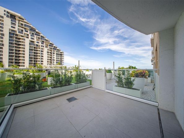 770 Claughton Island Dr 409, Miami FL 33131