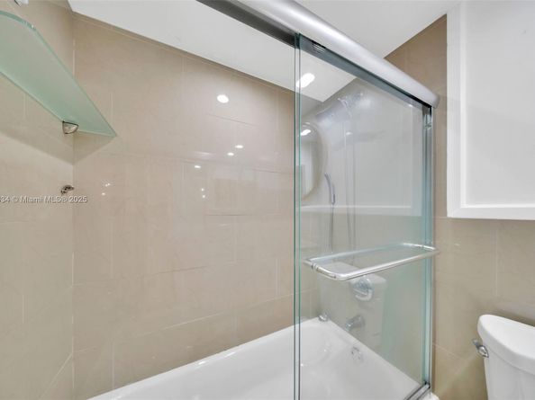 770 Claughton Island Dr 409, Miami FL 33131