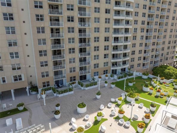 770 Claughton Island Dr 409, Miami FL 33131