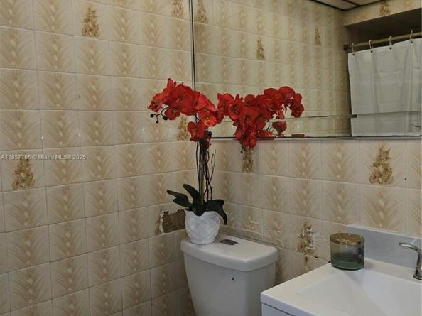 1765 SW 21st St, Miami FL 33145