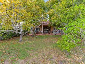 9224 Grand Canal Dr, Miami FL 33174
