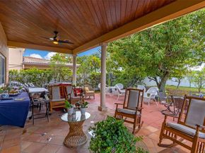 9224 Grand Canal Dr, Miami FL 33174