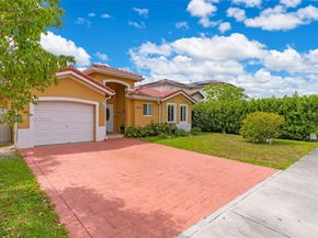 9224 Grand Canal Dr, Miami FL 33174