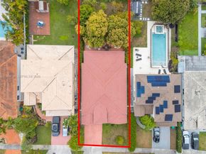9224 Grand Canal Dr, Miami FL 33174