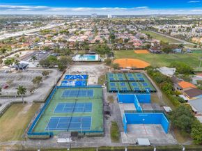 9224 Grand Canal Dr, Miami FL 33174