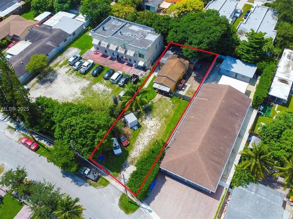 460 NW 23rd Ct, Miami FL 33125