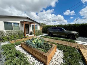 6545 SW 27th St, Miami FL 33155