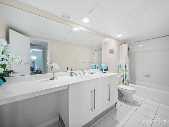 3000 S Ocean Dr 520, Hollywood FL 33019