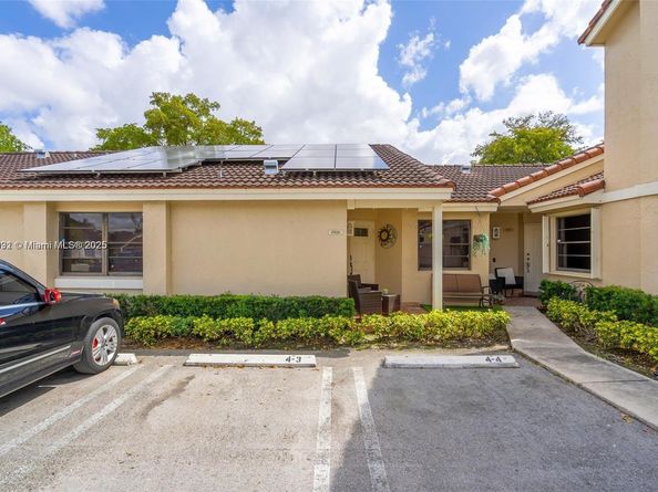 17026 NW 66th Ct, Hialeah FL 33015