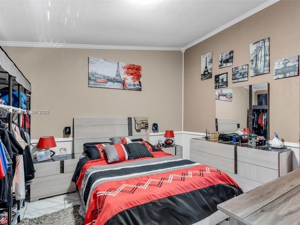 17026 NW 66th Ct, Hialeah FL 33015