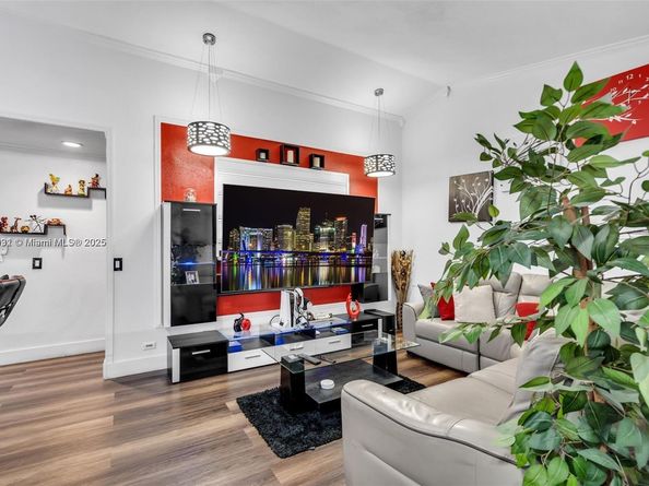 17026 NW 66th Ct, Hialeah FL 33015