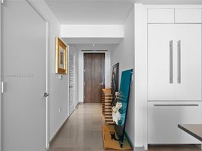 68 SE 6th St 2505, Miami FL 33131