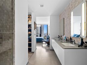 68 SE 6th St 2505, Miami FL 33131