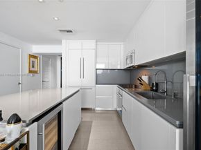 68 SE 6th St 2505, Miami FL 33131