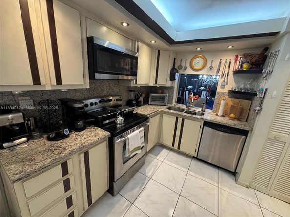 3910 Inverrary Blvd 603B, Lauderhill FL 33319