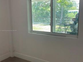 2325 NE 194th St, Miami FL 33180