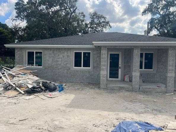 2240 NW 152 st, Miami Gardens FL 33054