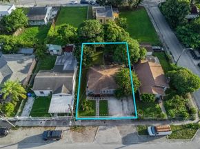1240 NW 38th St, Miami FL 33142