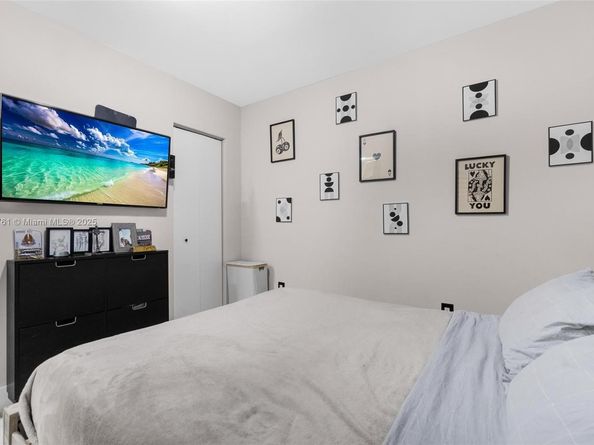 1240 NW 38th St, Miami FL 33142