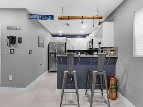 1240 NW 38th St, Miami FL 33142