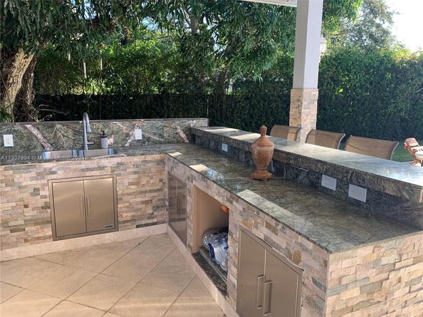 7625 SW 75th Ave, Miami FL 33143