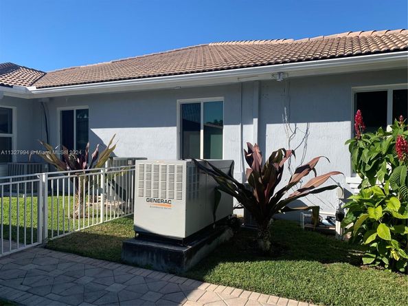 7625 SW 75th Ave, Miami FL 33143