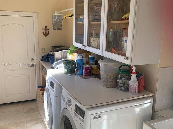7625 SW 75th Ave, Miami FL 33143