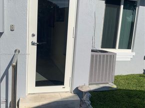 7625 SW 75th Ave, Miami FL 33143