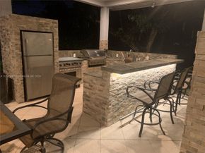 7625 SW 75th Ave, Miami FL 33143