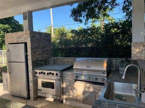 7625 SW 75th Ave, Miami FL 33143