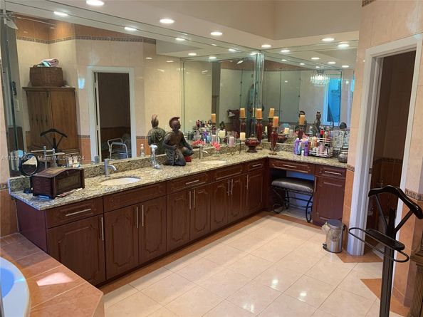 7625 SW 75th Ave, Miami FL 33143