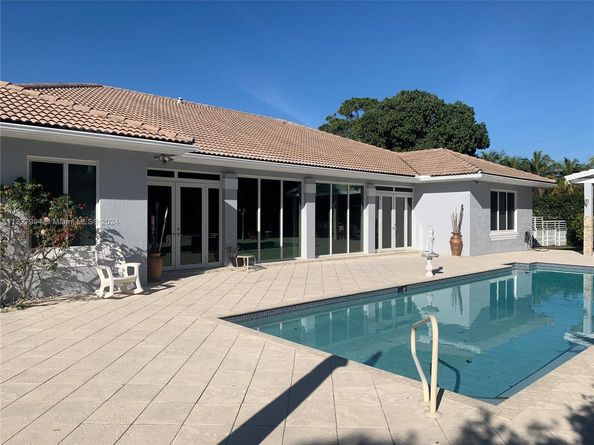 7625 SW 75th Ave, Miami FL 33143