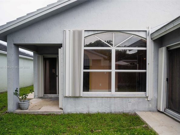 14677 SW 123rd Ave, Miami FL 33186