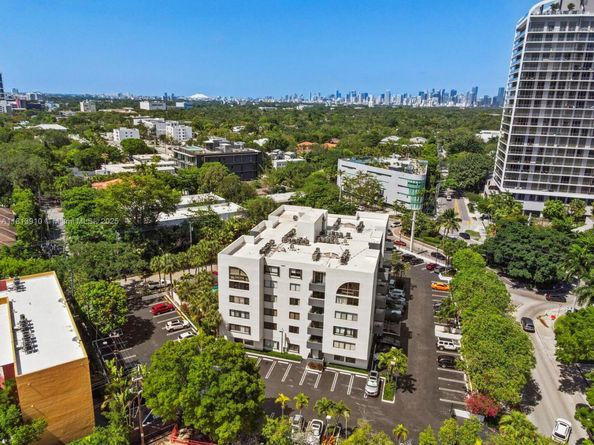 2715 Tigertail Ave 102, Miami FL 33133