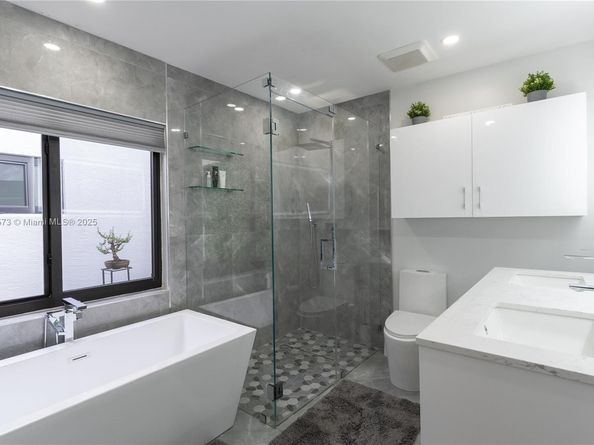 13230 NW 11th Ter, Miami FL 33182