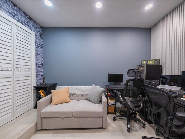 13230 NW 11th Ter, Miami FL 33182