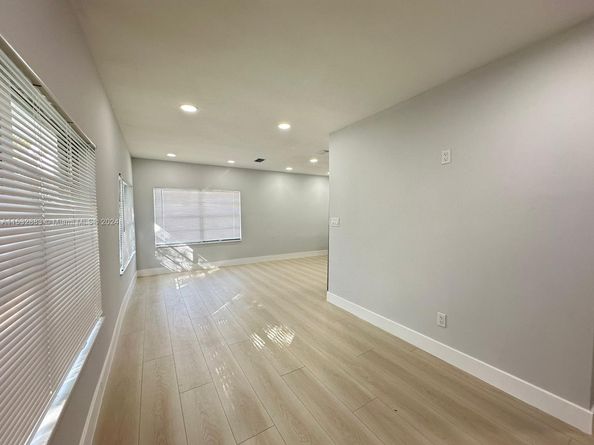 994 NW 2nd St, Miami FL 33128