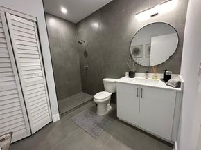 994 NW 2nd St, Miami FL 33128