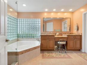 4927 NW 67th Ave, Lauderhill FL 33319
