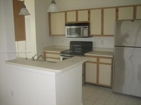 2820 N Oakland Forest Dr 106, Oakland Park FL 33309
