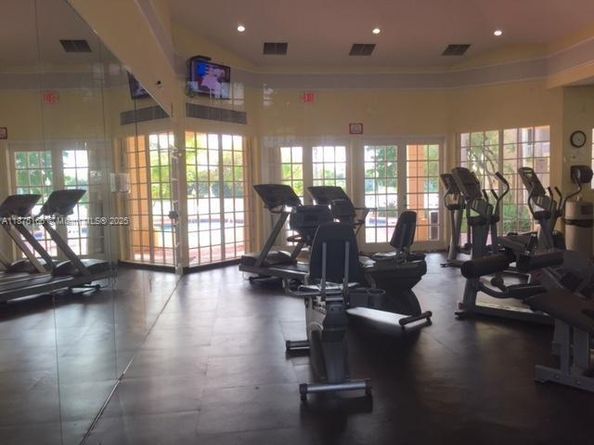 2820 N Oakland Forest Dr 106, Oakland Park FL 33309