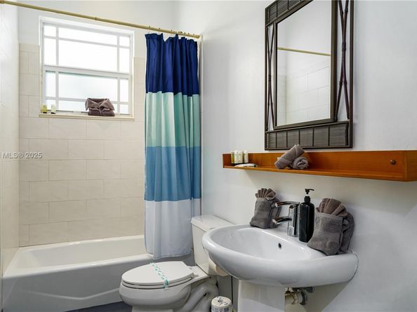1207 SW 21st St, Fort Lauderdale FL 33315
