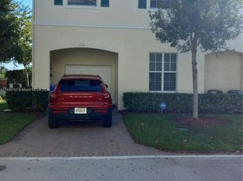 122 SW 7th Ct