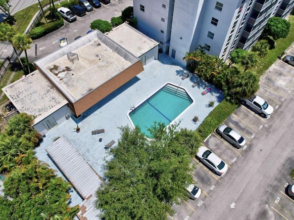 16851 NE 23rd Ave A619, North Miami Beach FL 33160