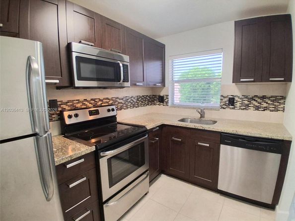 9460 Sunrise Lakes Blvd 309, Sunrise FL 33322